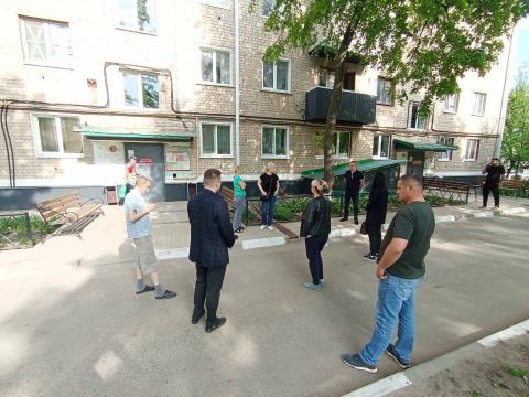 п