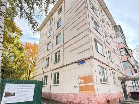 В Белгороде по ул. 5 Августа, 12 проводится капитальный ремонт многоквартирного дома 